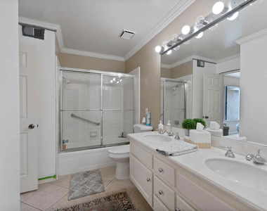 191 Madrid Avenue - Photo Thumbnail 16