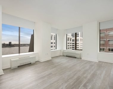 10 Hanover Square - Photo Thumbnail 17
