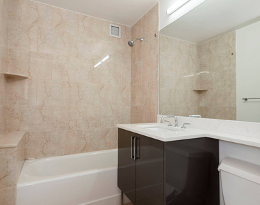 10 Hanover Square - Photo Thumbnail 19