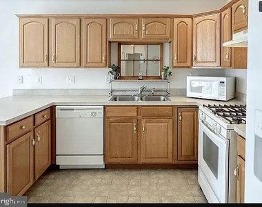 2940 Barley Circle - Photo Thumbnail 4