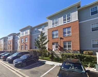 5233 N Capitol St Nw - Photo Thumbnail 2