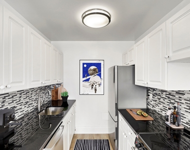 West 34th Street - Photo Thumbnail 0
