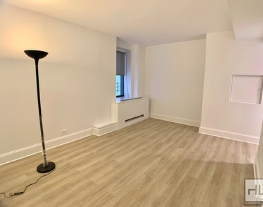 West 34th Street - Photo Thumbnail 1