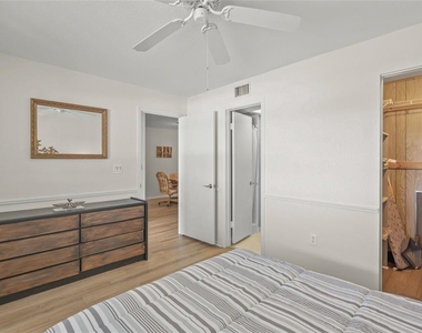 708 Tamiami Trail S - Photo Thumbnail 21