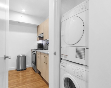 West 15th Street - Photo Thumbnail 8
