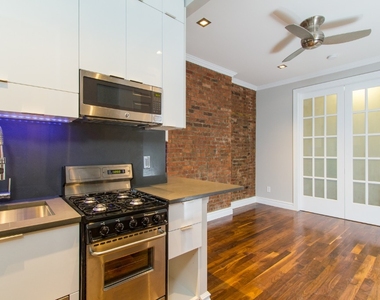 246 Mott Street - Photo Thumbnail 3