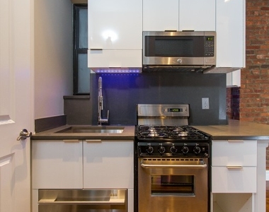 246 Mott Street - Photo Thumbnail 2