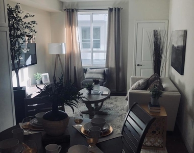 300 W 9th Street - Photo Thumbnail 9