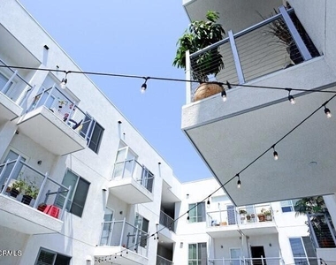 300 W 9th Street - Photo Thumbnail 5