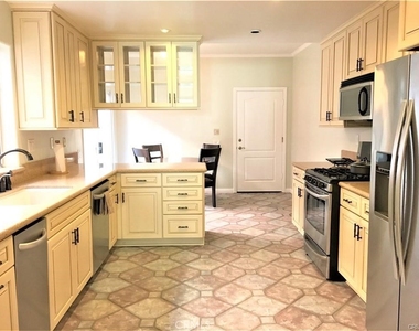 735 Alabama Street - Photo Thumbnail 1
