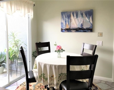 735 Alabama Street - Photo Thumbnail 2