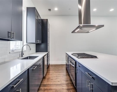 2203 Moser Avenue - Photo Thumbnail 6