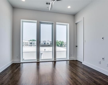 2203 Moser Avenue - Photo Thumbnail 9