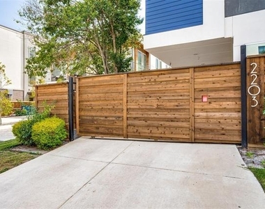 2203 Moser Avenue - Photo Thumbnail 13