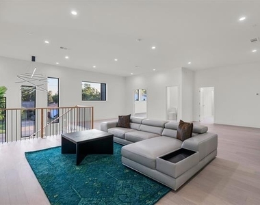 3737 Cortez Drive - Photo Thumbnail 24