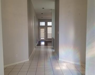 3620 Field Stone Drive - Photo Thumbnail 4