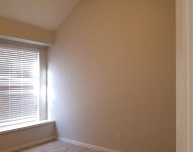 3620 Field Stone Drive - Photo Thumbnail 20