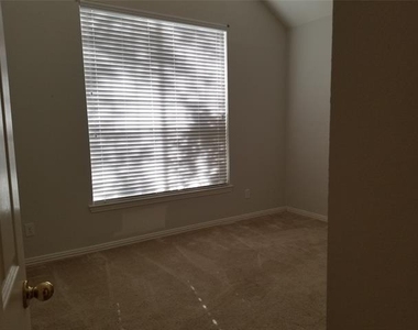 3620 Field Stone Drive - Photo Thumbnail 22