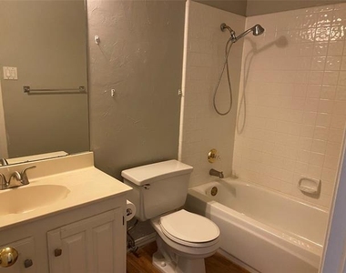 3620 Field Stone Drive - Photo Thumbnail 32