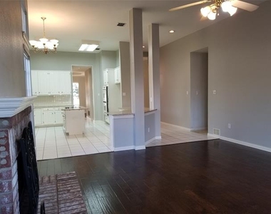 3620 Field Stone Drive - Photo Thumbnail 15