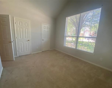 3620 Field Stone Drive - Photo Thumbnail 38