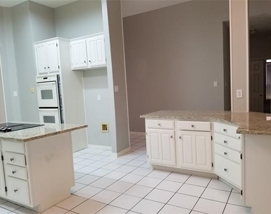 3620 Field Stone Drive - Photo Thumbnail 12