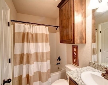 701 S Lillian Street - Photo Thumbnail 12