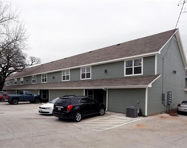 701 S Lillian Street - Photo Thumbnail 23