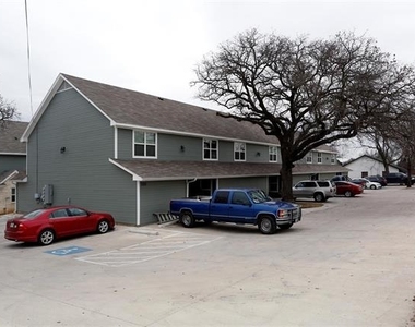 701 S Lillian Street - Photo Thumbnail 21