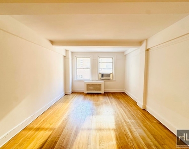 East 39th Street - Photo Thumbnail 0