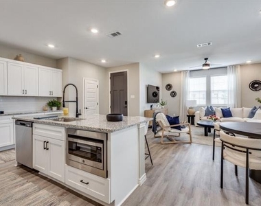 8525 Leyton - Photo Thumbnail 7
