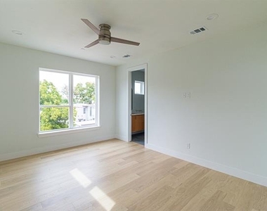 4210 Roseland Avenue - Photo Thumbnail 17