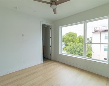 4210 Roseland Avenue - Photo Thumbnail 23