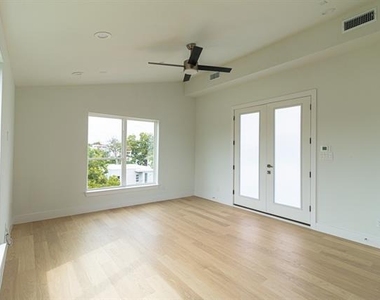 4210 Roseland Avenue - Photo Thumbnail 27