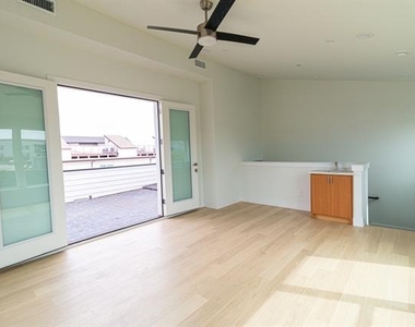 4210 Roseland Avenue - Photo Thumbnail 31