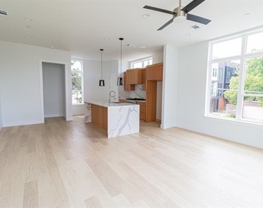 4210 Roseland Avenue - Photo Thumbnail 9