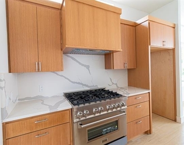 4210 Roseland Avenue - Photo Thumbnail 12