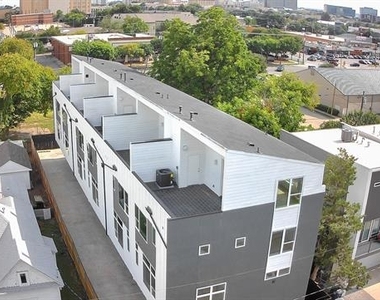 4210 Roseland Avenue - Photo Thumbnail 3