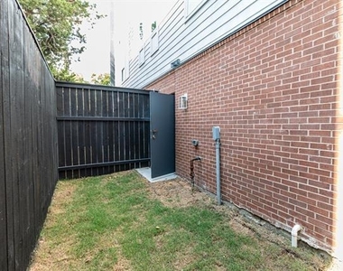 4210 Roseland Avenue - Photo Thumbnail 38