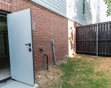4210 Roseland Avenue - Photo Thumbnail 39