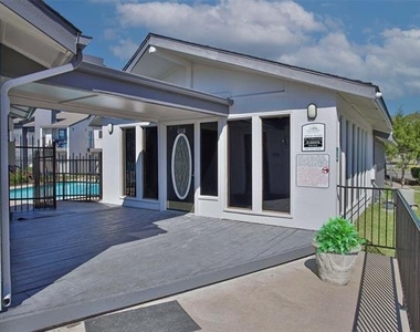 1200 W Taylor Street - Photo Thumbnail 12