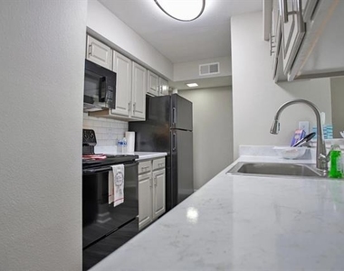 1200 W Taylor Street - Photo Thumbnail 4