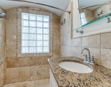 4543 Fairway Avenue - Photo Thumbnail 7