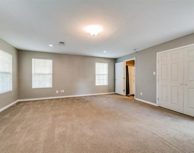 4543 Fairway Avenue - Photo Thumbnail 13