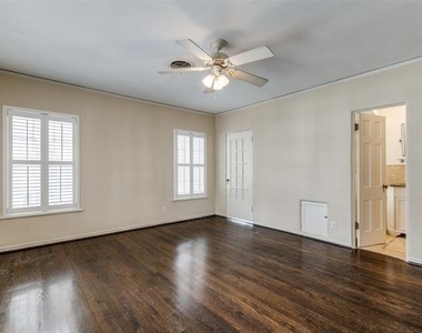4543 Fairway Avenue - Photo Thumbnail 10