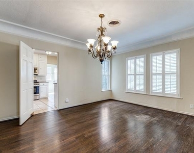 4543 Fairway Avenue - Photo Thumbnail 2