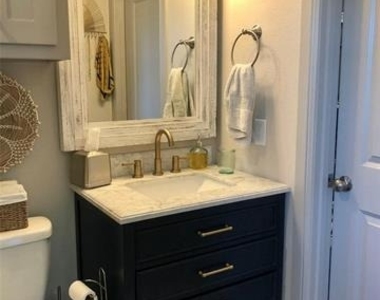 2537 Mccart Avenue - Photo Thumbnail 3