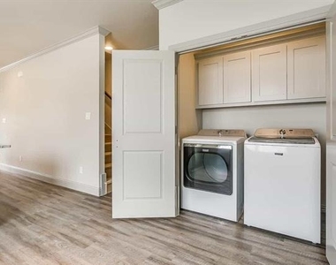 2537 Mccart Avenue - Photo Thumbnail 20
