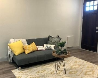 2537 Mccart Avenue - Photo Thumbnail 10