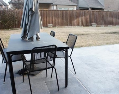 5925 Adair Lane - Photo Thumbnail 14